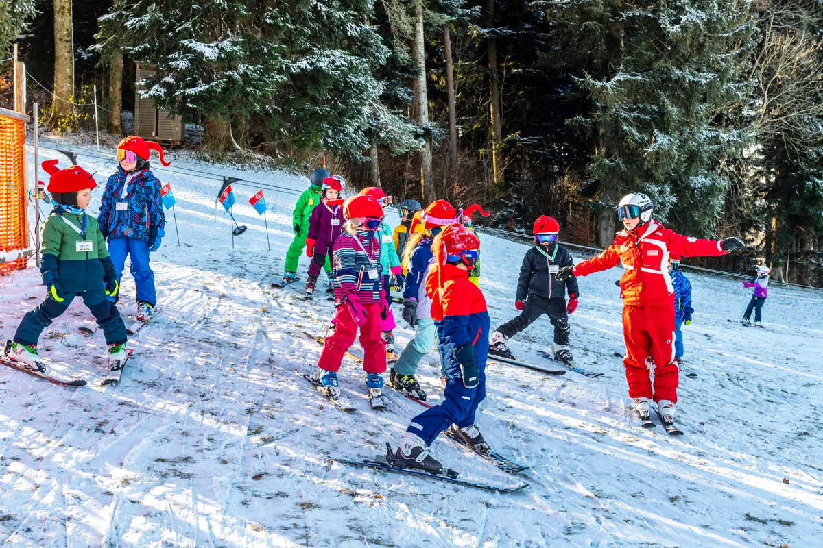 Der Skilift Schafbüel in Wildberg ist als erster in der Region in Betrieb.